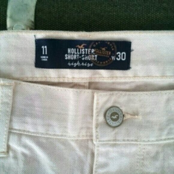 Hollister High Rise Distressed Embroidered Short Shorts In Pink Size 11/30 - Picture 3 of 4